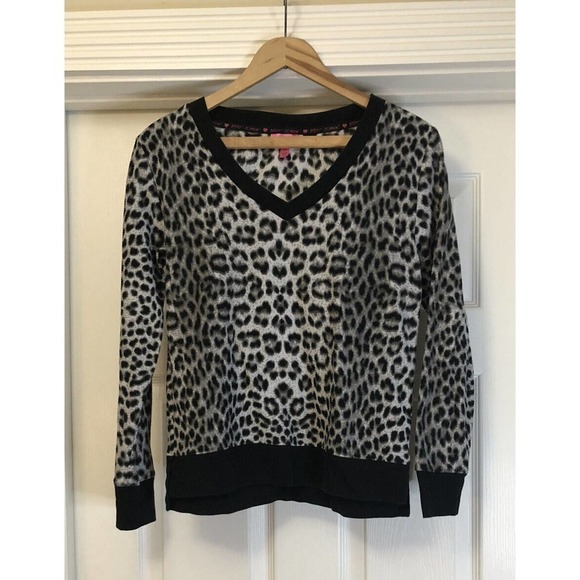 Betsey Johnson Top Leopard Cheetah Print Black Trim V-Neck Size Sm/Petite - Picture 1 of 6